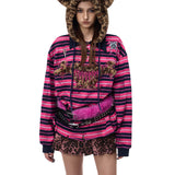 ヒョウ柄の毛皮の頭巾