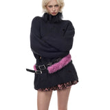 房飾り付き高襟編み物