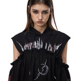 切り抜き付きフード付きワンピース