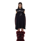 切り抜き付きフード付きワンピース