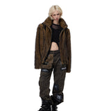 ヒョウ柄のあて布入りジーンズ